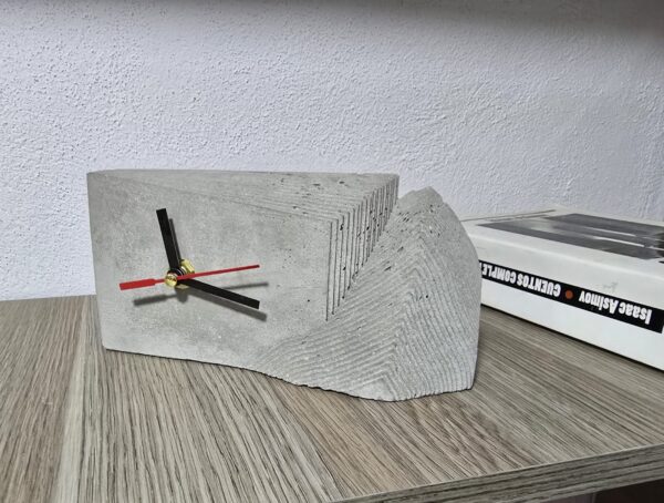 20260120_194723 CANTERA | Reloj en concreto artesanal