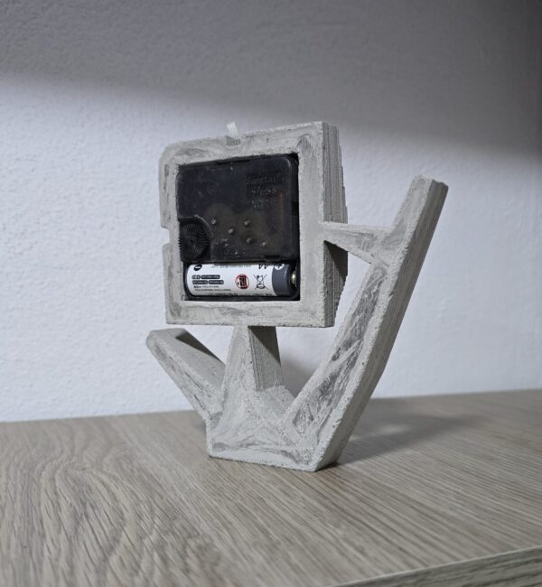 20260120_195710 ROBLE | Reloj en concreto artesanal