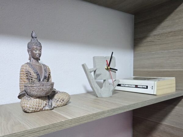 20260120_195724 ROBLE | Reloj en concreto artesanal