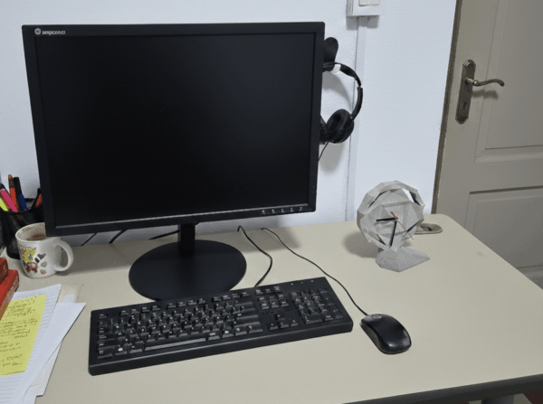 DECÁGONO | Reloj en concreto artesanal