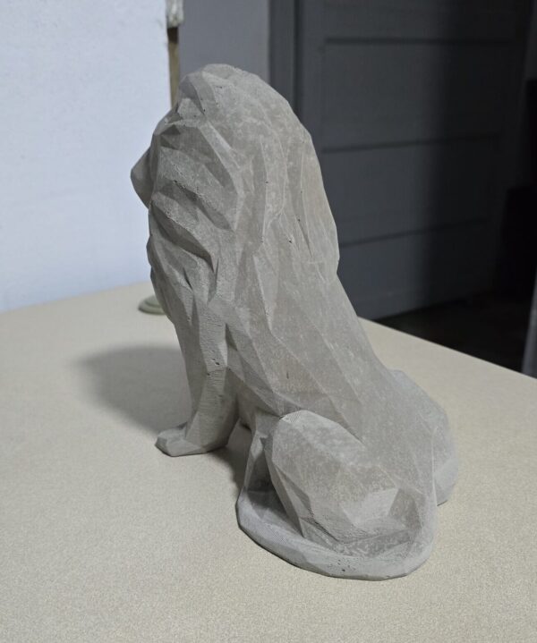 LEÓN | Escultura en concreto artesanal